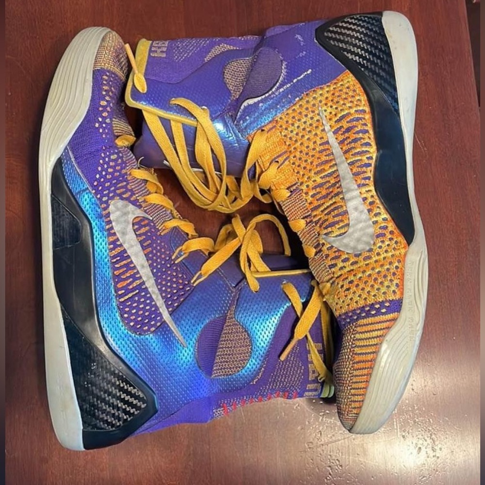 Kobe 9 Elite “Team Showtime”